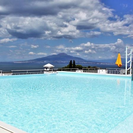 Boutique Hotel Helios (Adults Only) Sorrento Dış mekan fotoğraf