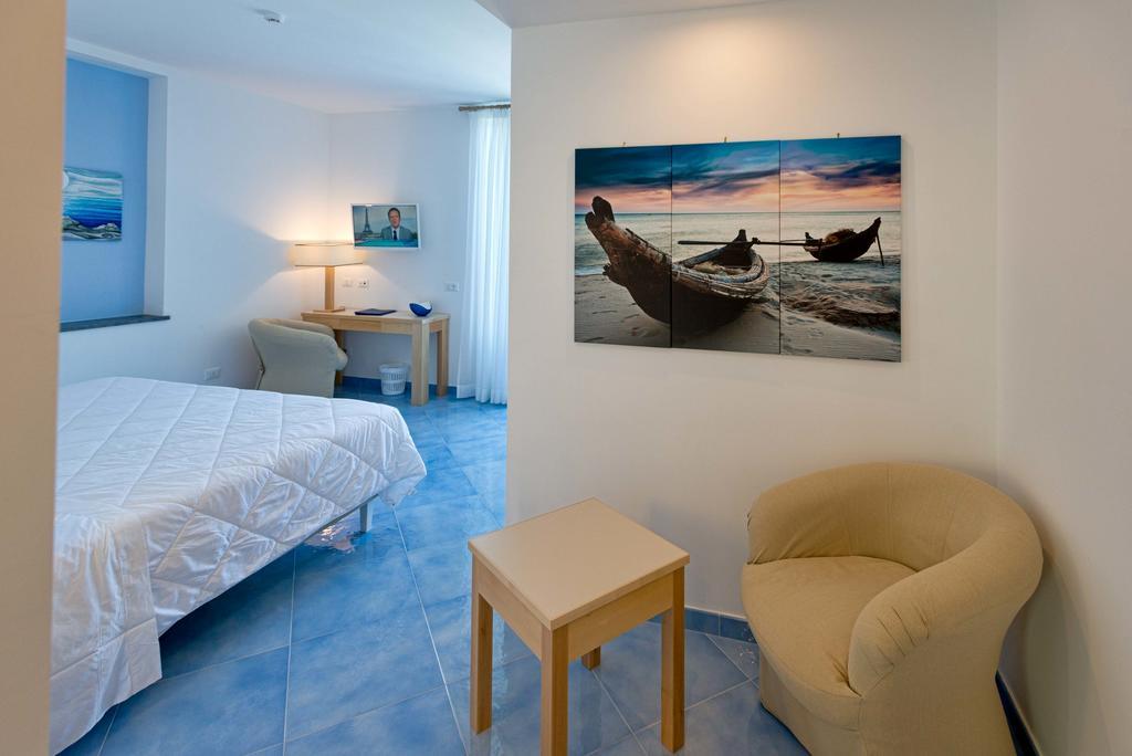 Boutique Hotel Helios (Adults Only) Sorrento Dış mekan fotoğraf
