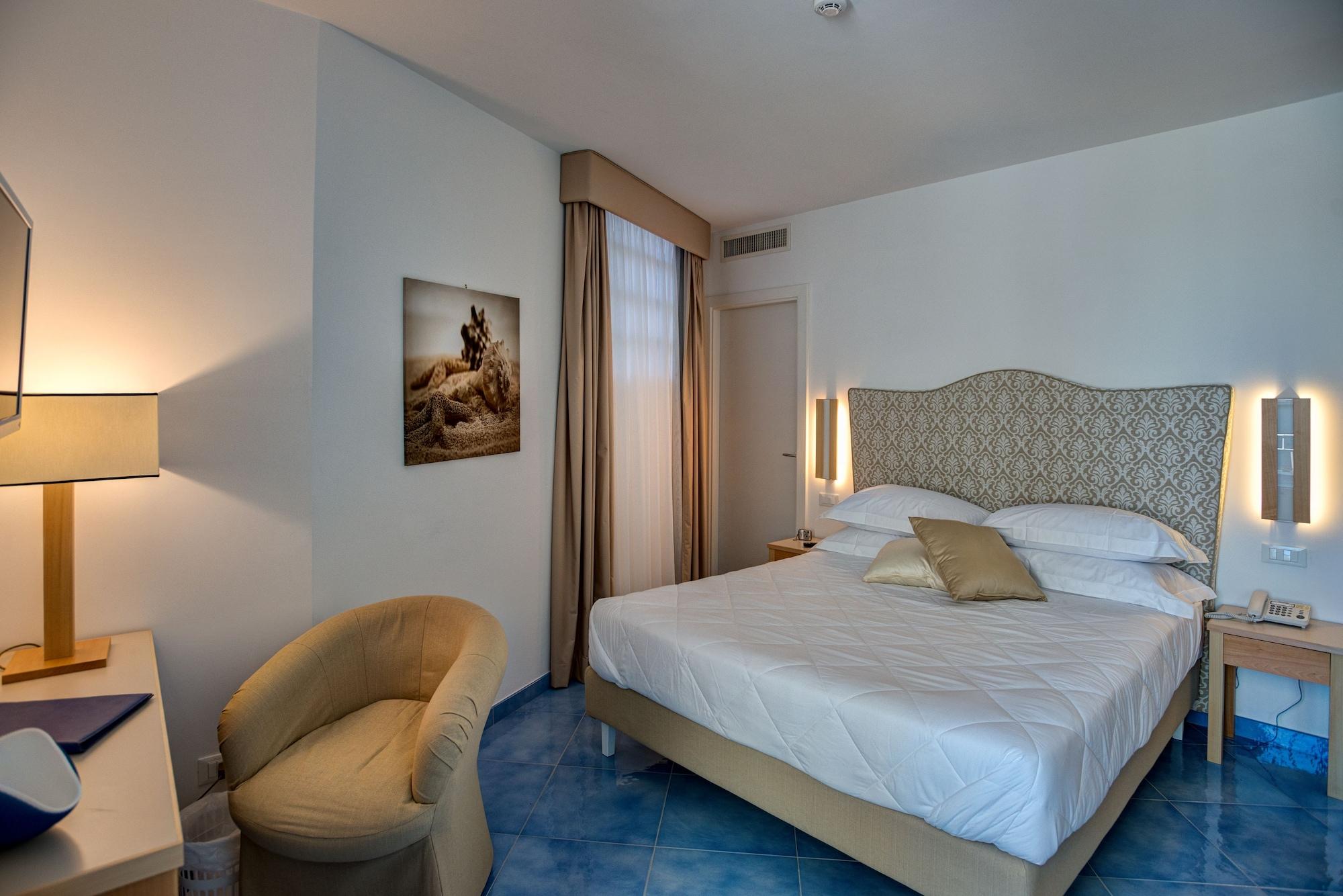 Boutique Hotel Helios (Adults Only) Sorrento Dış mekan fotoğraf