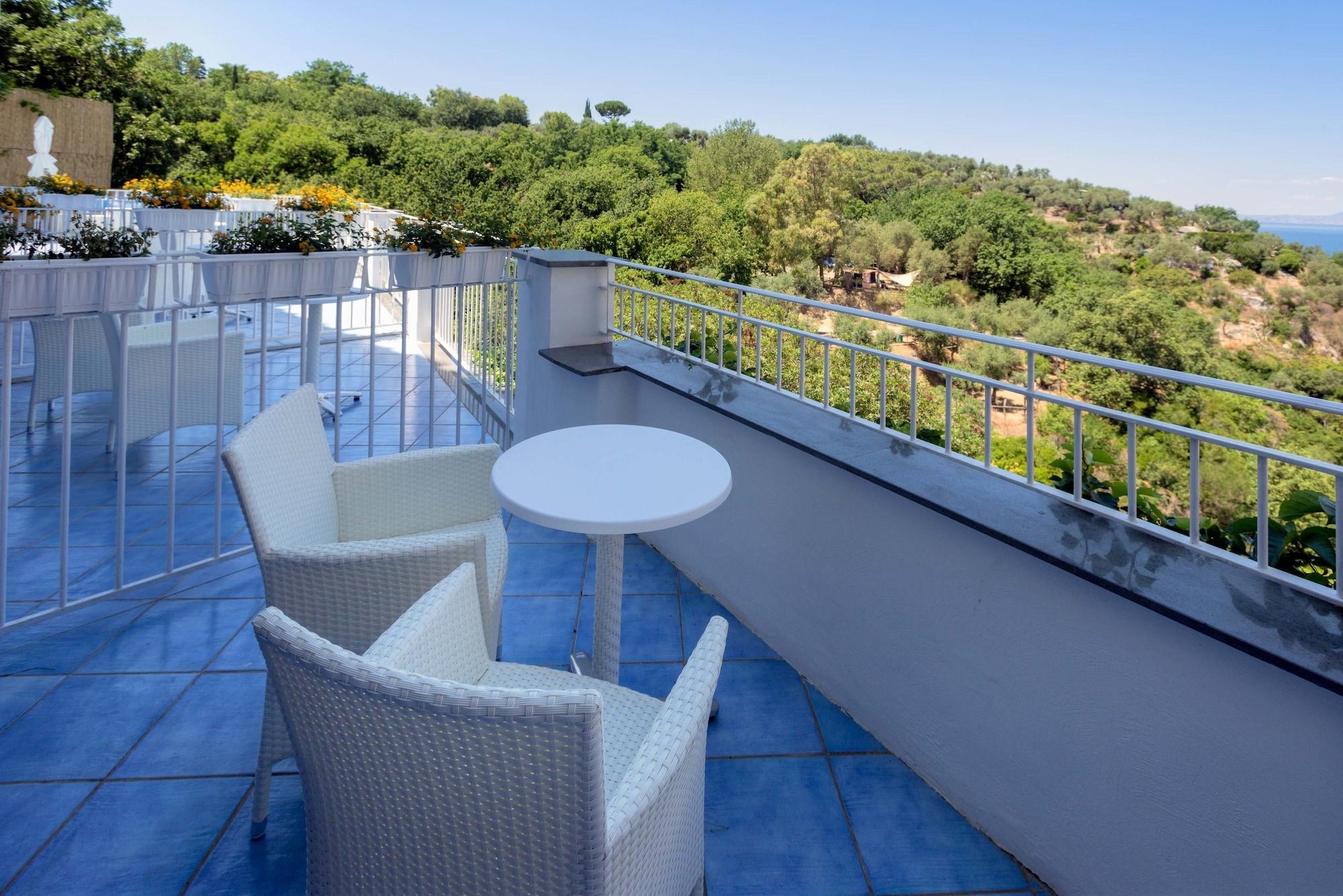 Boutique Hotel Helios (Adults Only) Sorrento Dış mekan fotoğraf