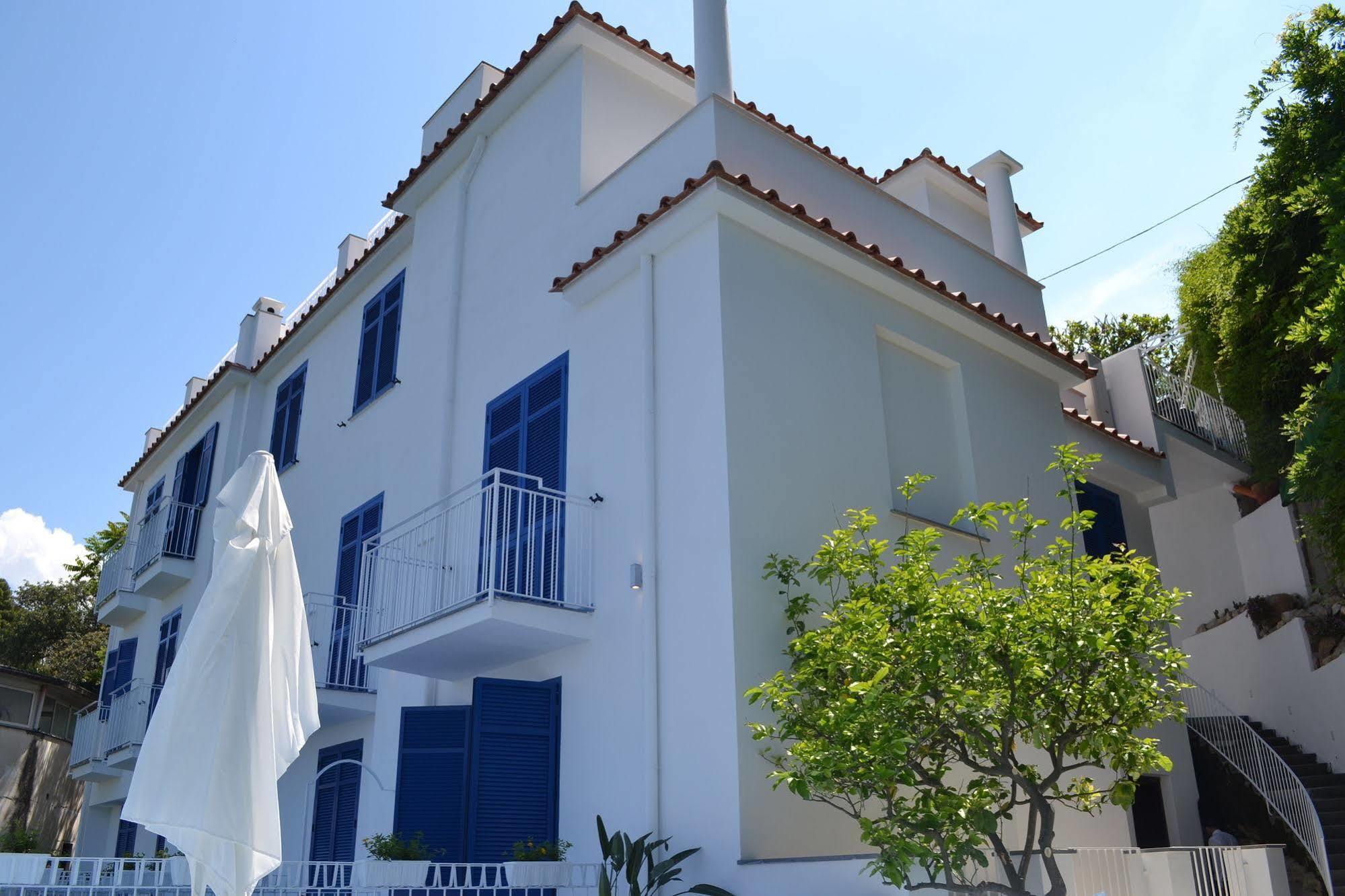 Boutique Hotel Helios (Adults Only) Sorrento Dış mekan fotoğraf