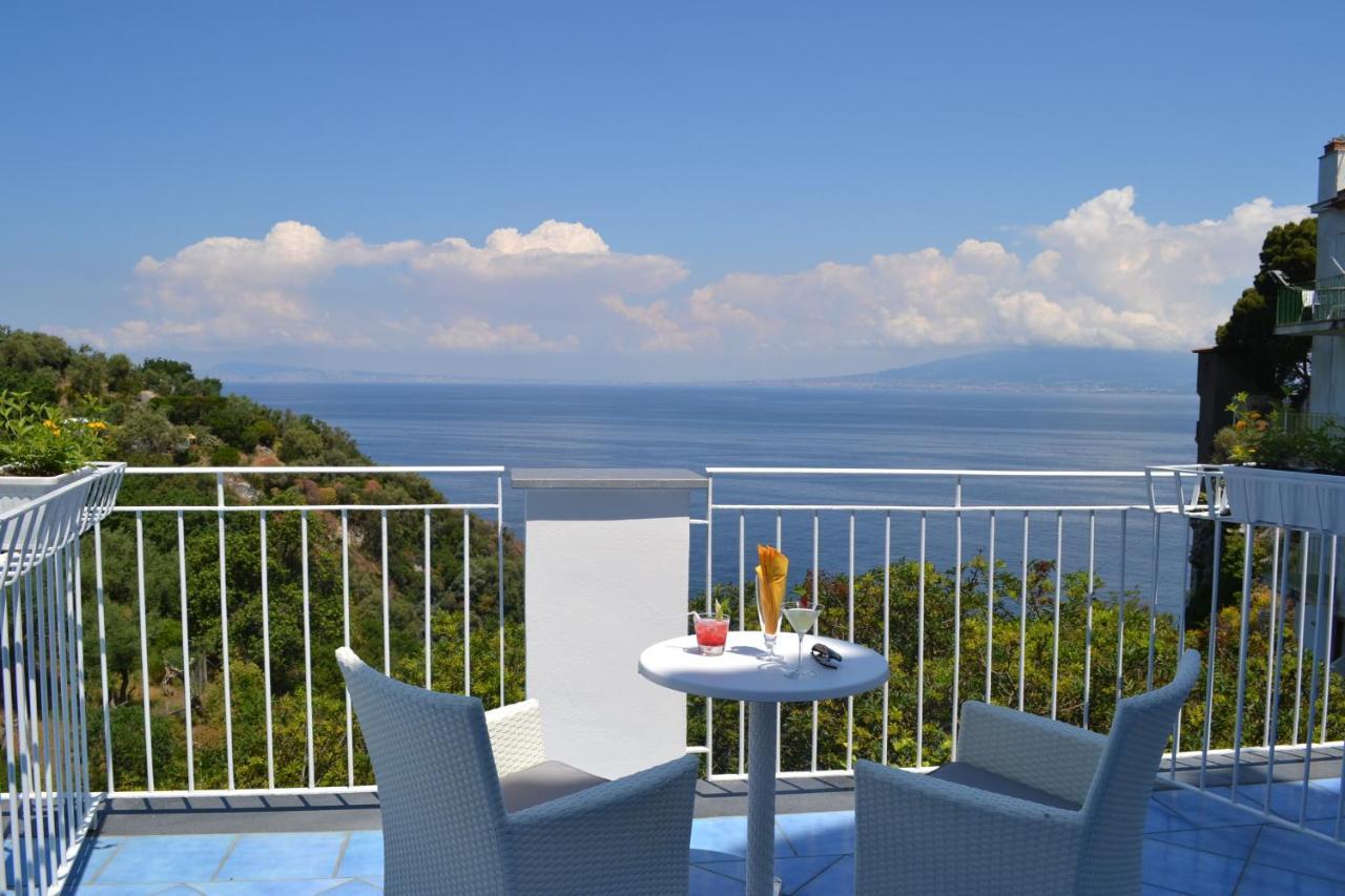 Boutique Hotel Helios (Adults Only) Sorrento Dış mekan fotoğraf