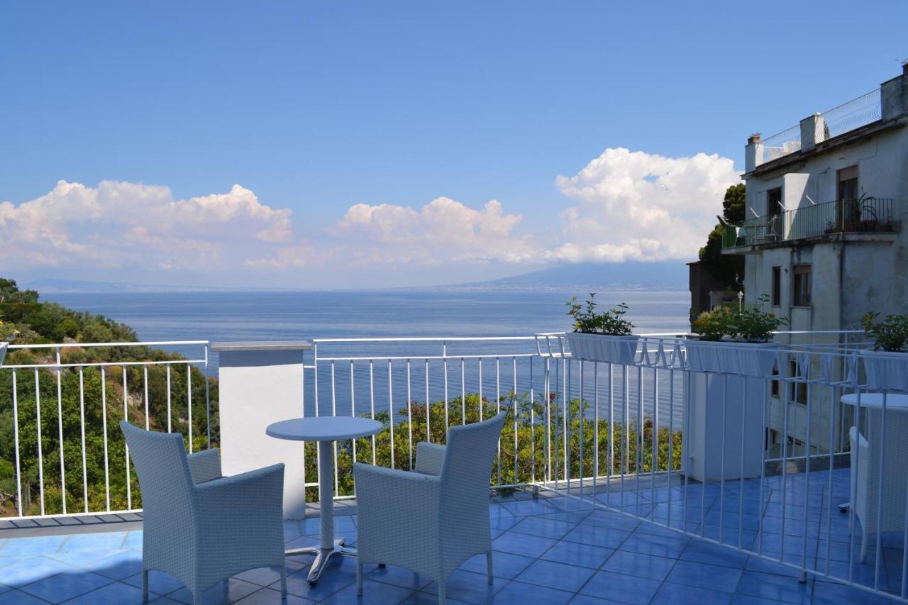 Boutique Hotel Helios (Adults Only) Sorrento Dış mekan fotoğraf