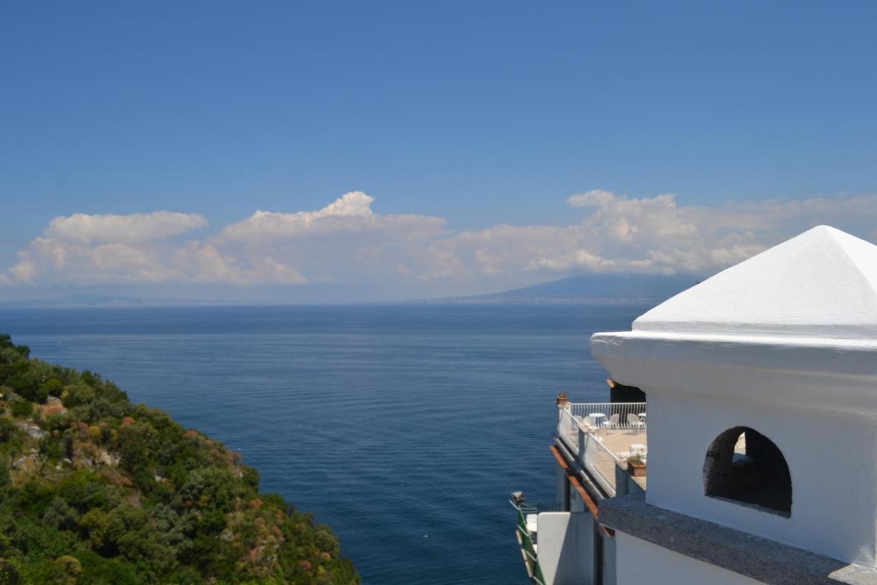Boutique Hotel Helios (Adults Only) Sorrento Dış mekan fotoğraf