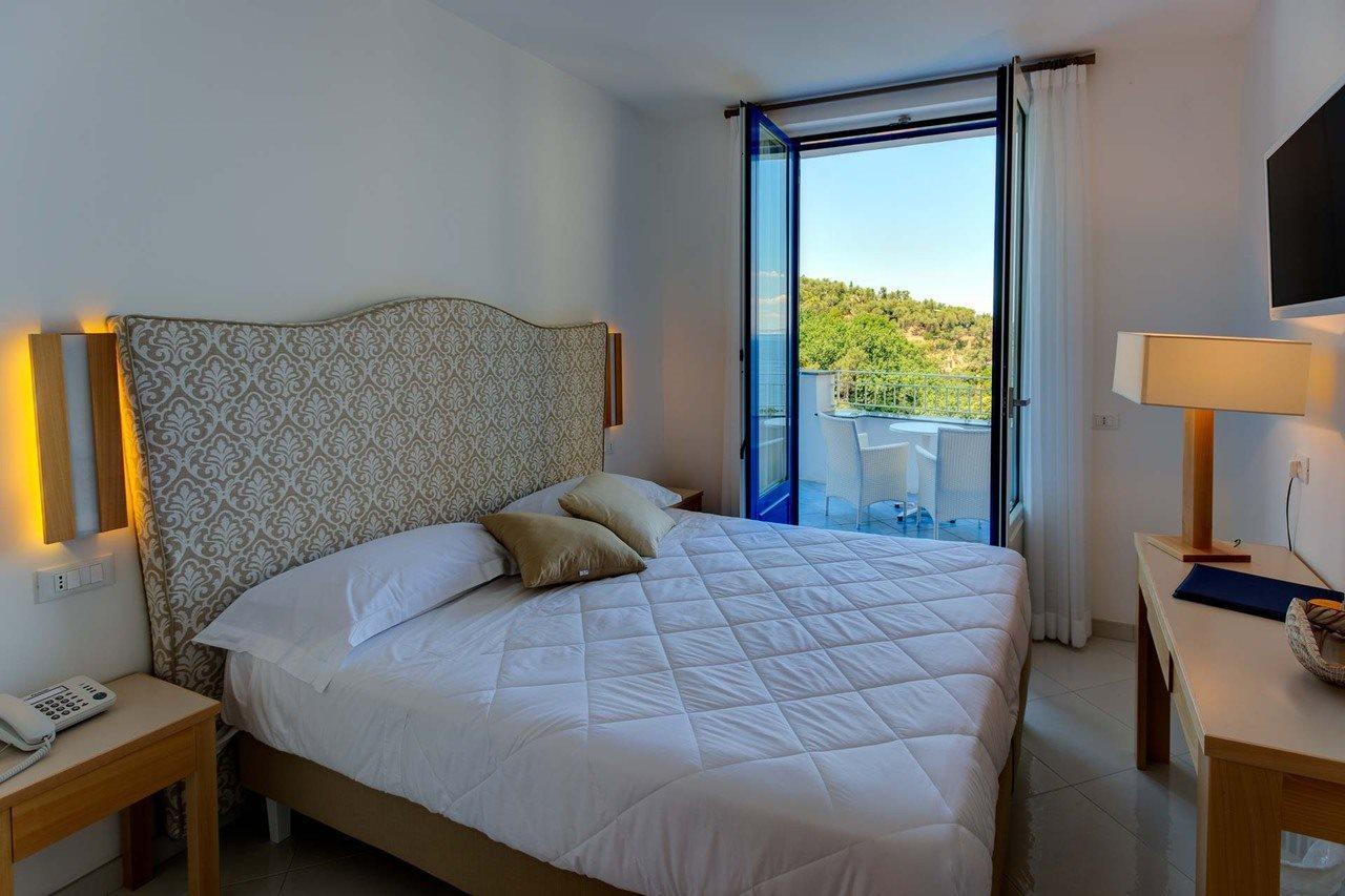 Boutique Hotel Helios (Adults Only) Sorrento Dış mekan fotoğraf